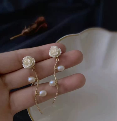 Rose Stem Pearl Drops