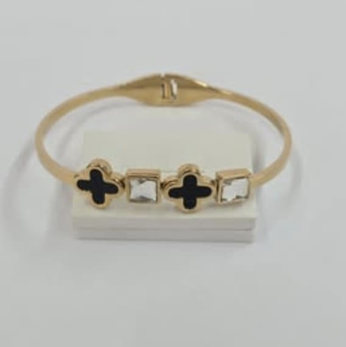 Onyx Clover Bangle